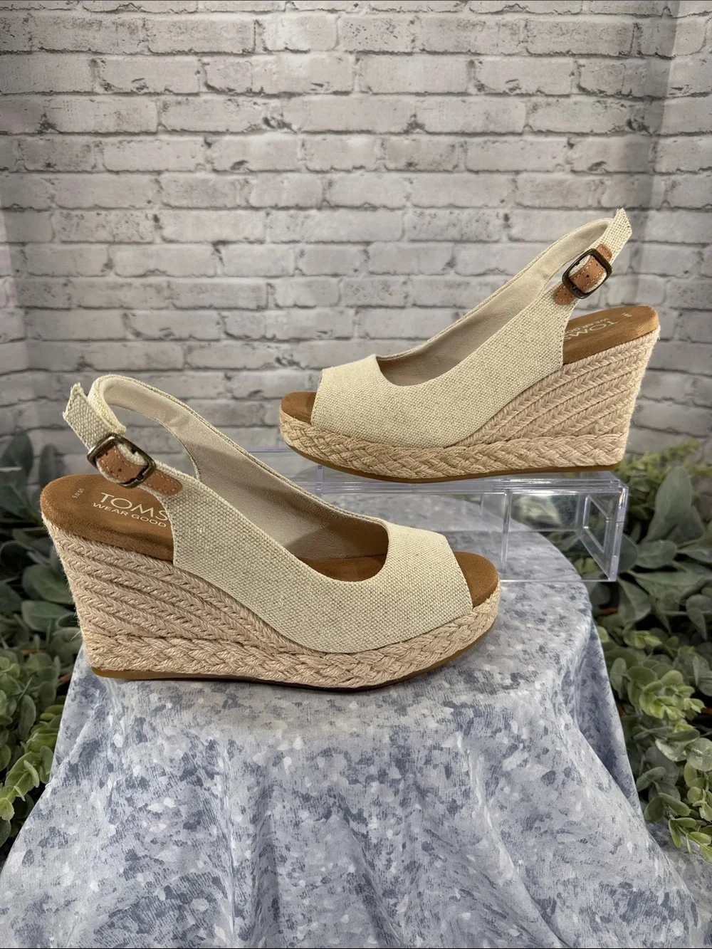 TOMS “Camilla” Beige & Gold Metallic Canvas Open-Toe Wedge Sandals WMS 6M☀️EUC - Picture 4 of 12